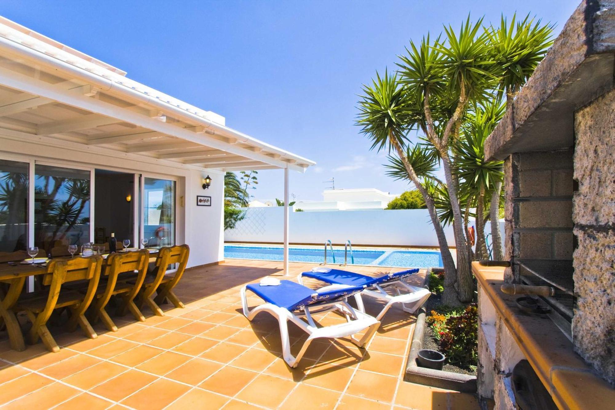 Lovely Los Mojones Villa Casa Jasmine Heated Pool Short Walk To Beach Puerto Del Carmen Puerto del Carmen  Exteriör bild